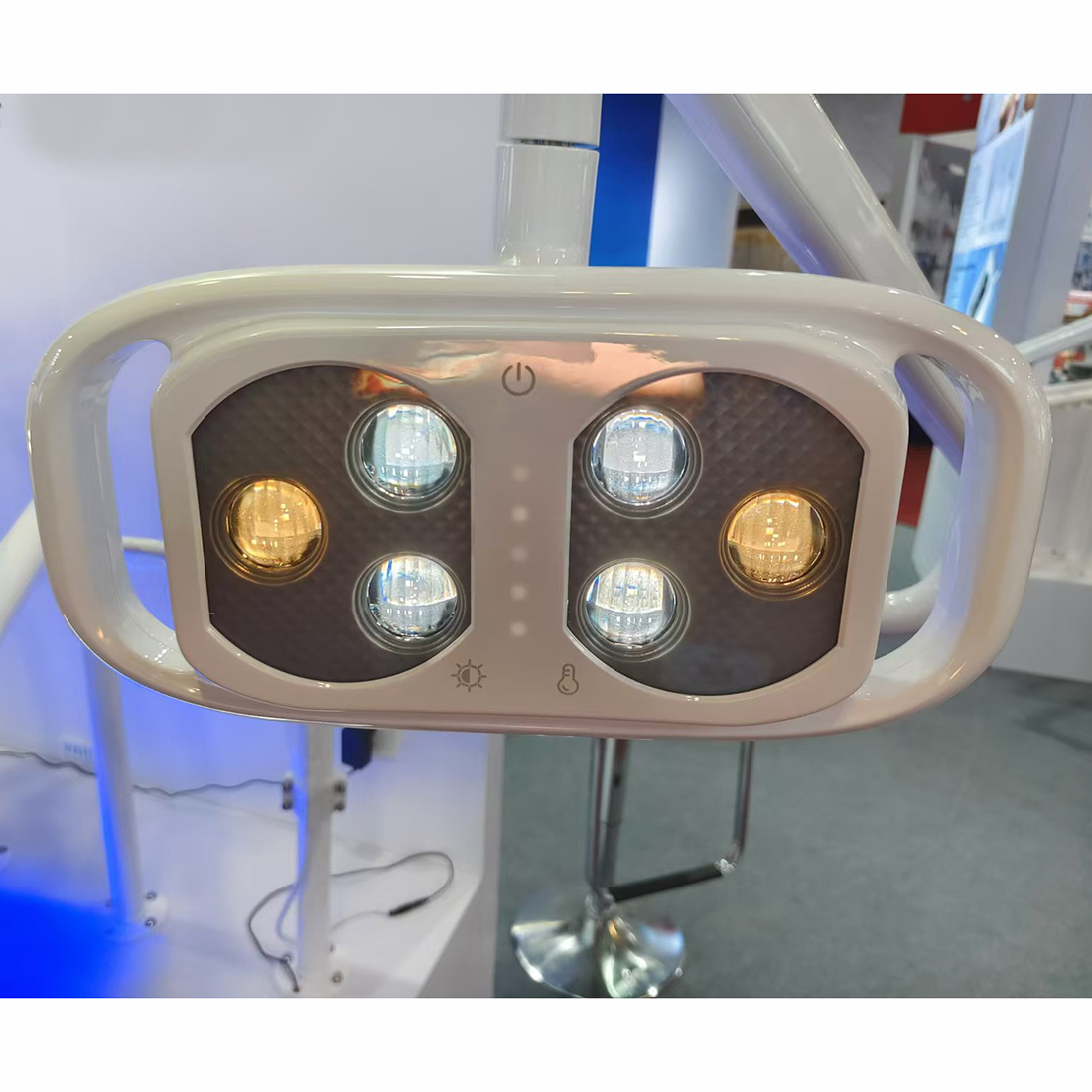 Lampa stomatologiczna LED 6 di – Teeth Whitening With Led Light recenzja i cena